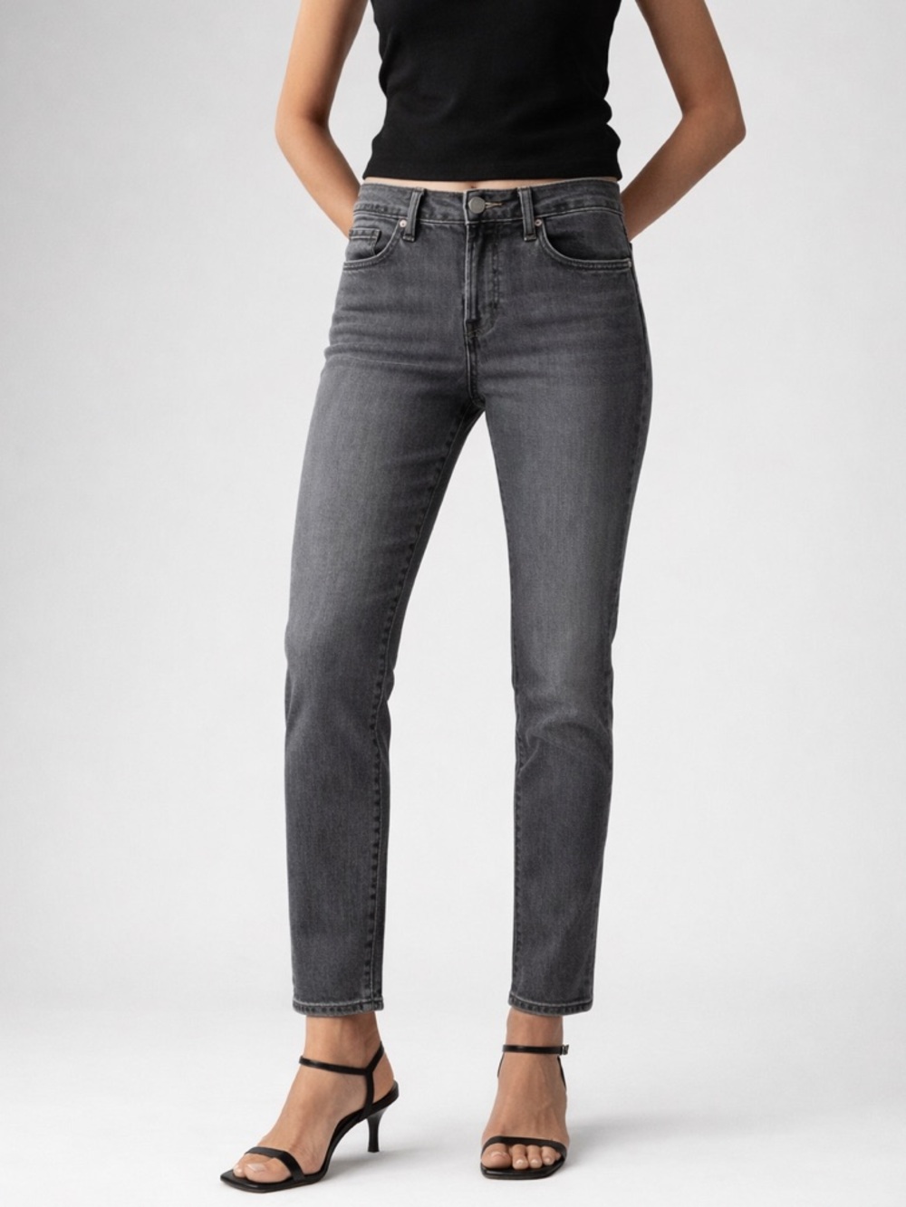 🔥 Levi’s Premium Big E Wedgie Straight Black Jeans – Size 28
